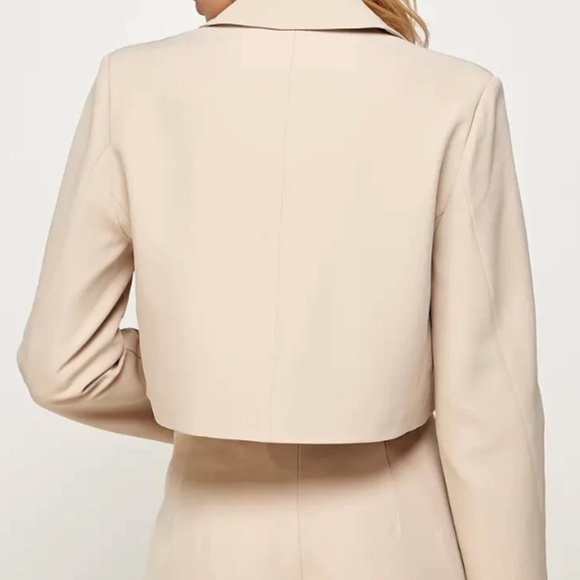 NWT Tan Cropped Blazer - Picture 2 of 3